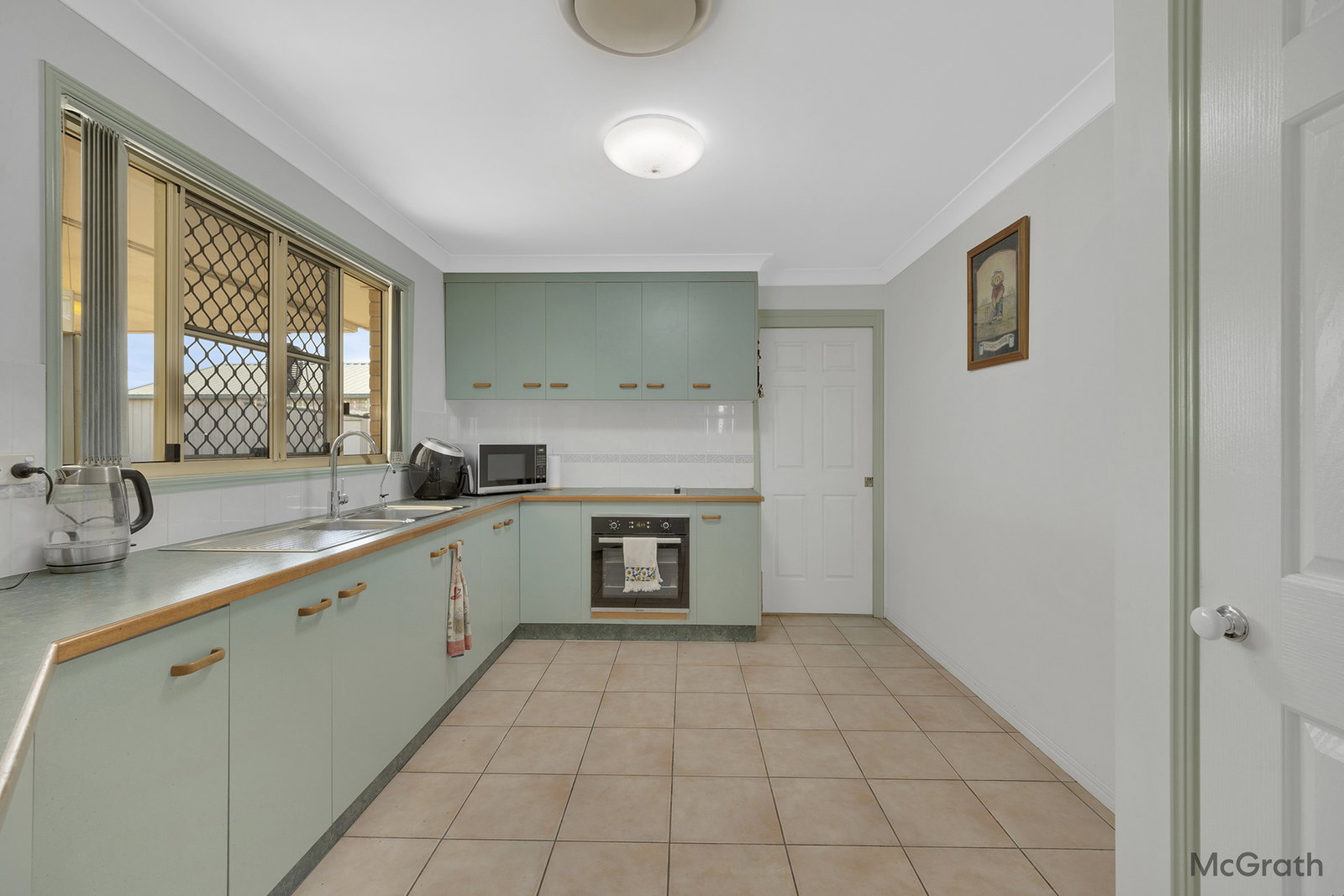 200 J Hickey Avenue, Clinton  QLD  4680