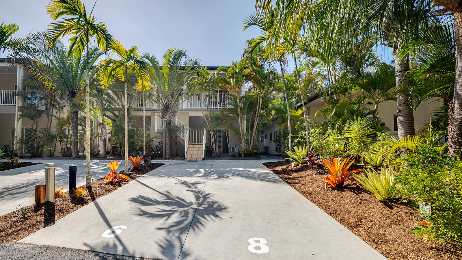 8/4 Ocean Beach Drive, Agnes Water  QLD  4677