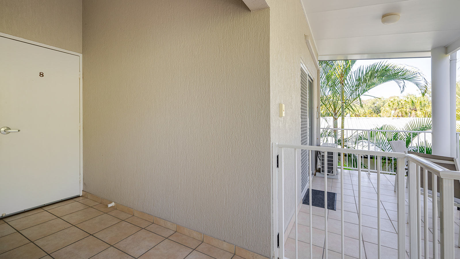 8/4 Ocean Beach Drive, Agnes Water  QLD  4677
