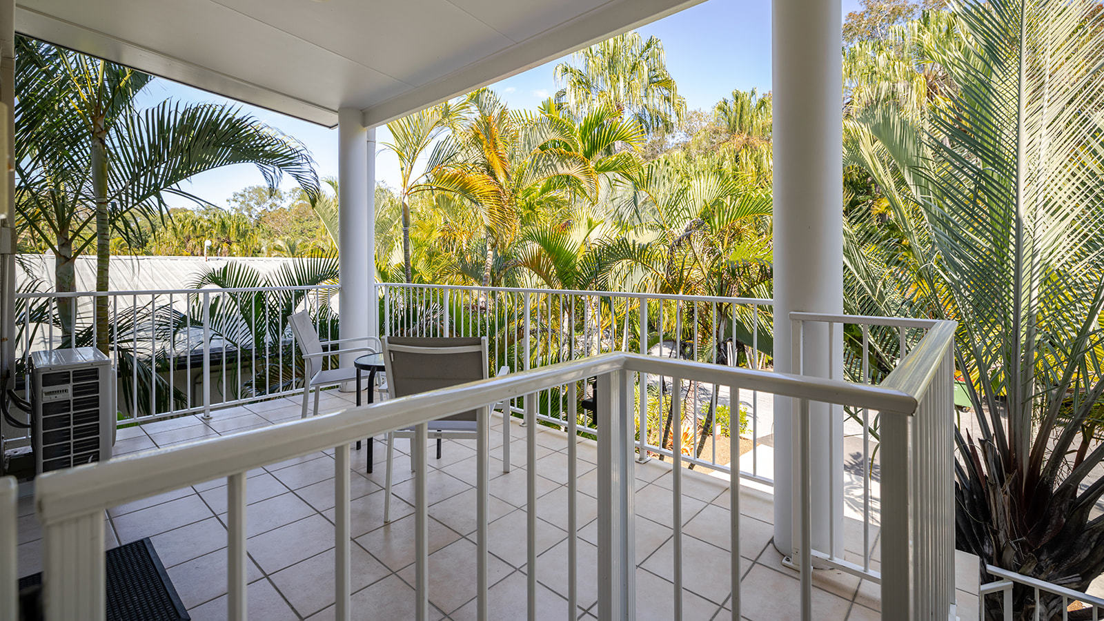 8/4 Ocean Beach Drive, Agnes Water  QLD  4677