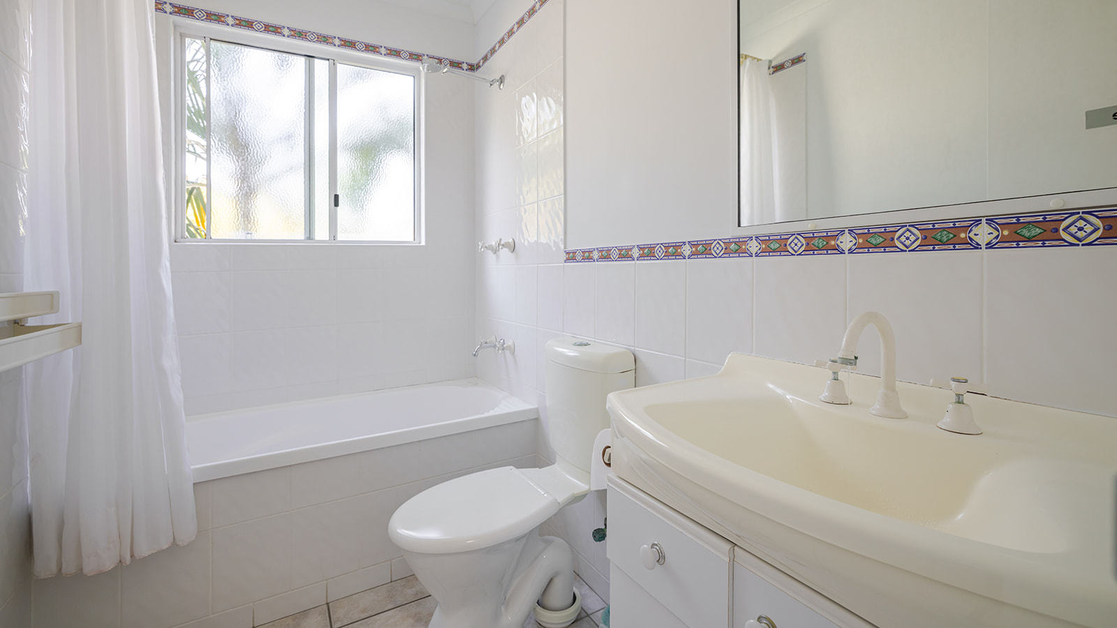 8/4 Ocean Beach Drive, Agnes Water  QLD  4677