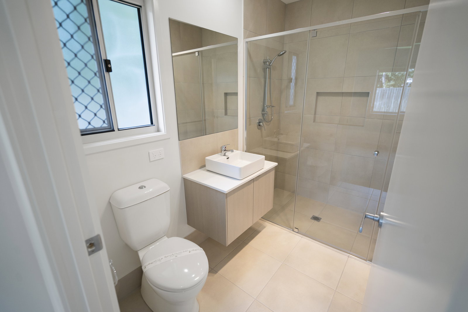2/43a Powers Street, Bundaberg West  QLD  4670