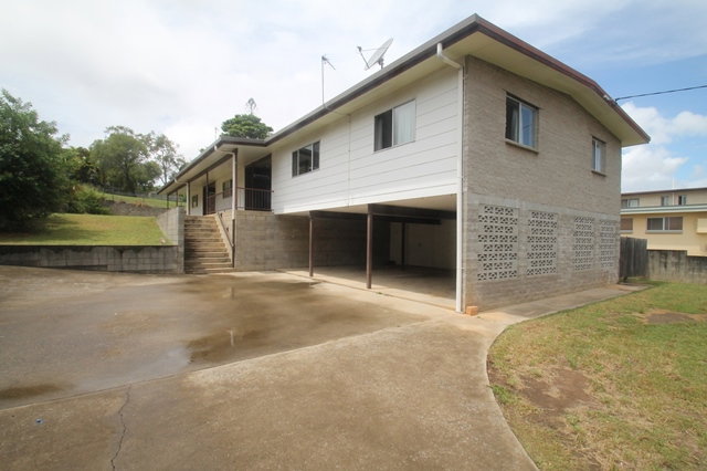 2/18 Geraldine Street, West Gladstone  QLD  4680