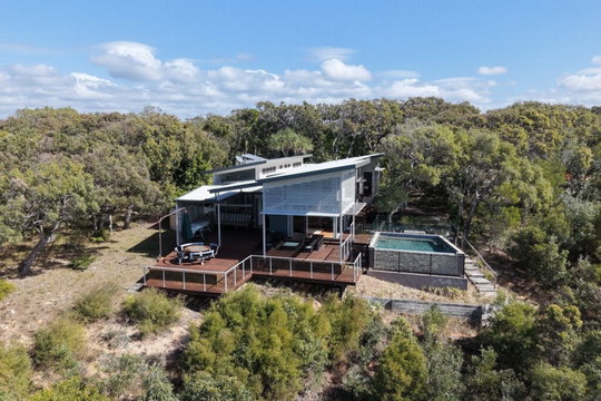 100 Bloodwood Avenue, Agnes Water  QLD  4677