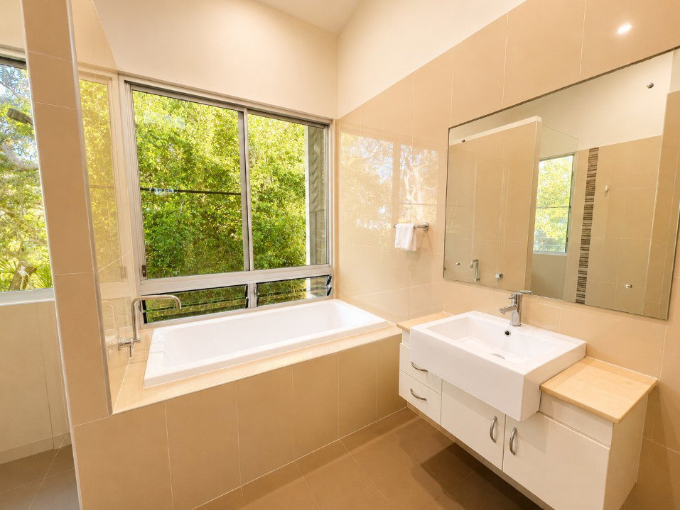 100 Bloodwood Avenue, Agnes Water  QLD  4677