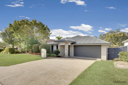 5 Grasstree Crescent, Kirkwood  QLD  4680