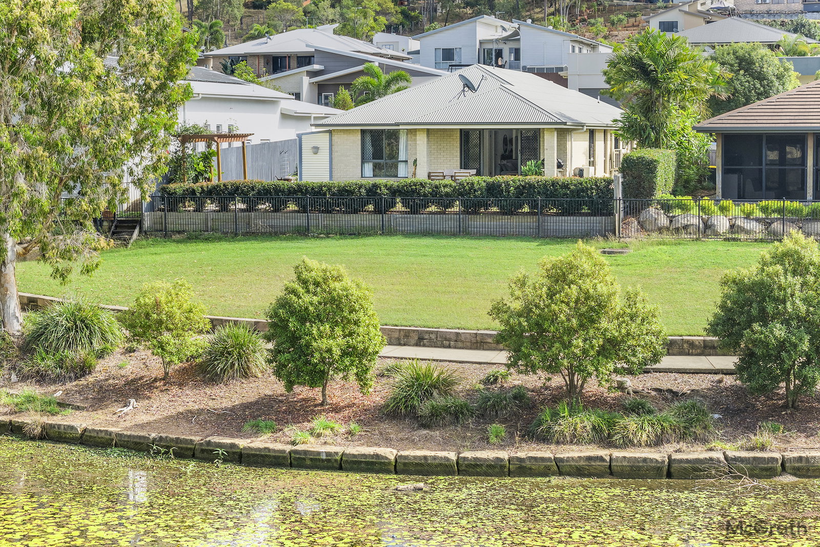 5 Grasstree Crescent, Kirkwood  QLD  4680
