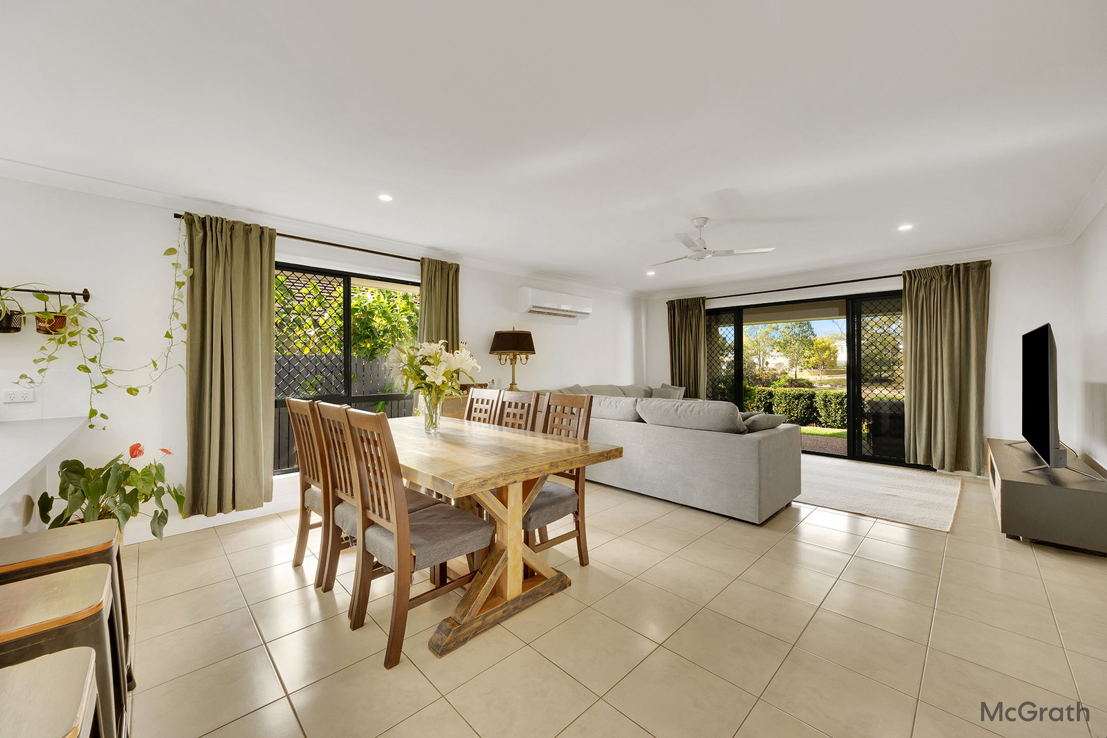 5 Grasstree Crescent, Kirkwood  QLD  4680