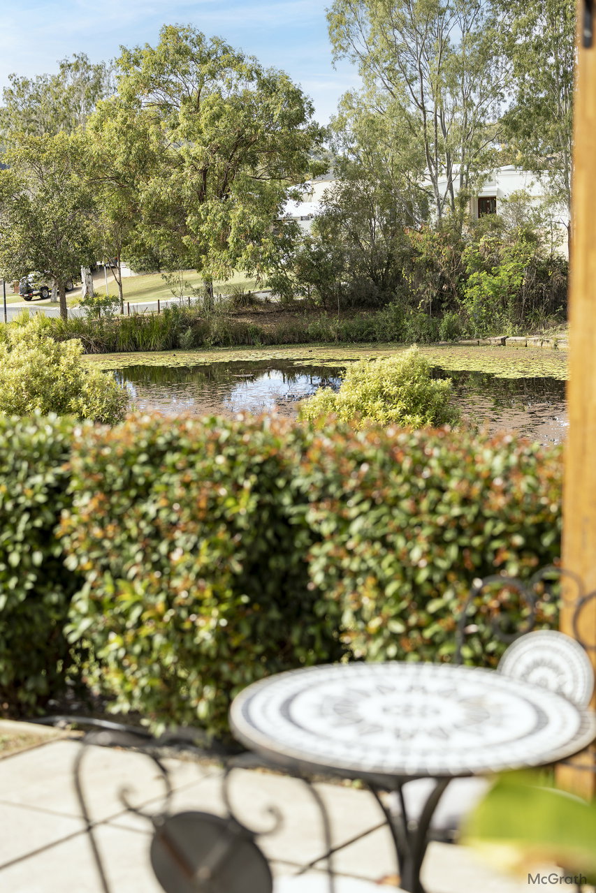 5 Grasstree Crescent, Kirkwood  QLD  4680