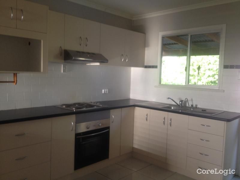8 Geraldine Street, West Gladstone  QLD  4680