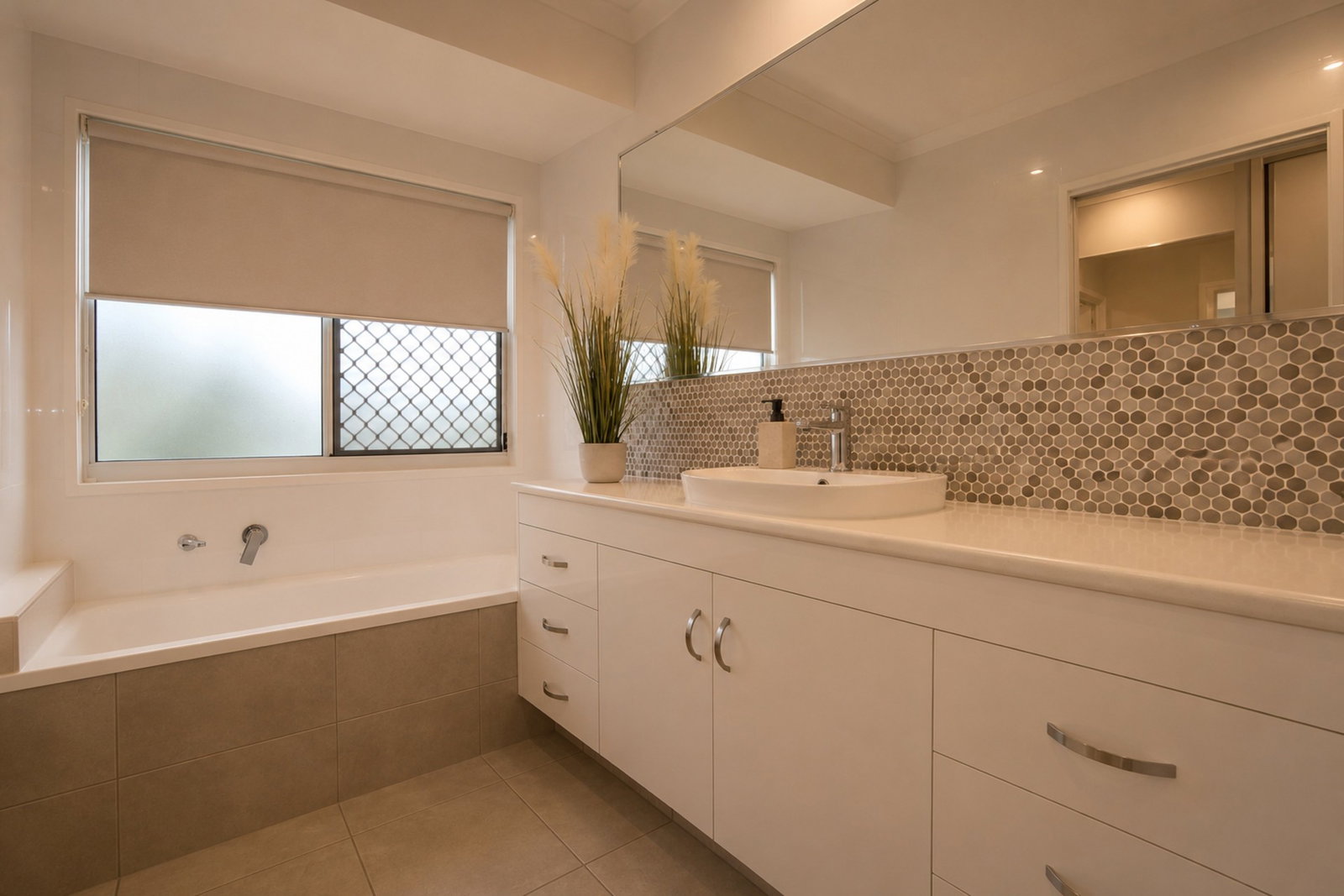 16 Freshwater Drive, Branyan  QLD  4670