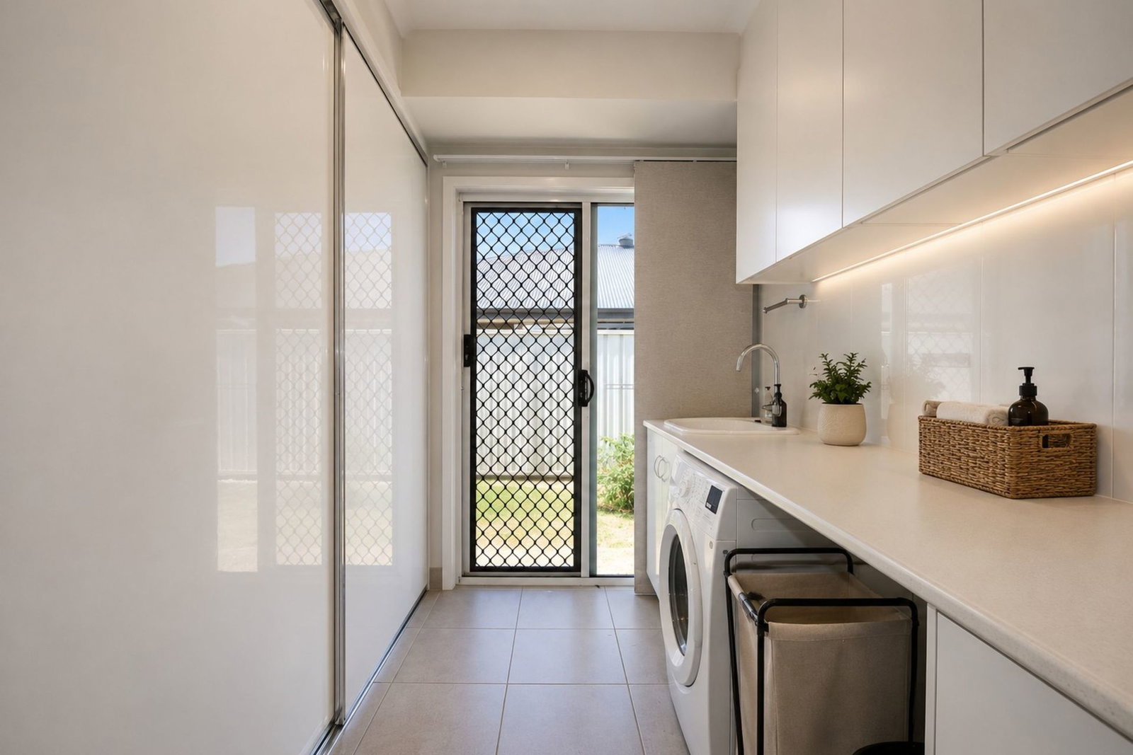 16 Freshwater Drive, Branyan  QLD  4670