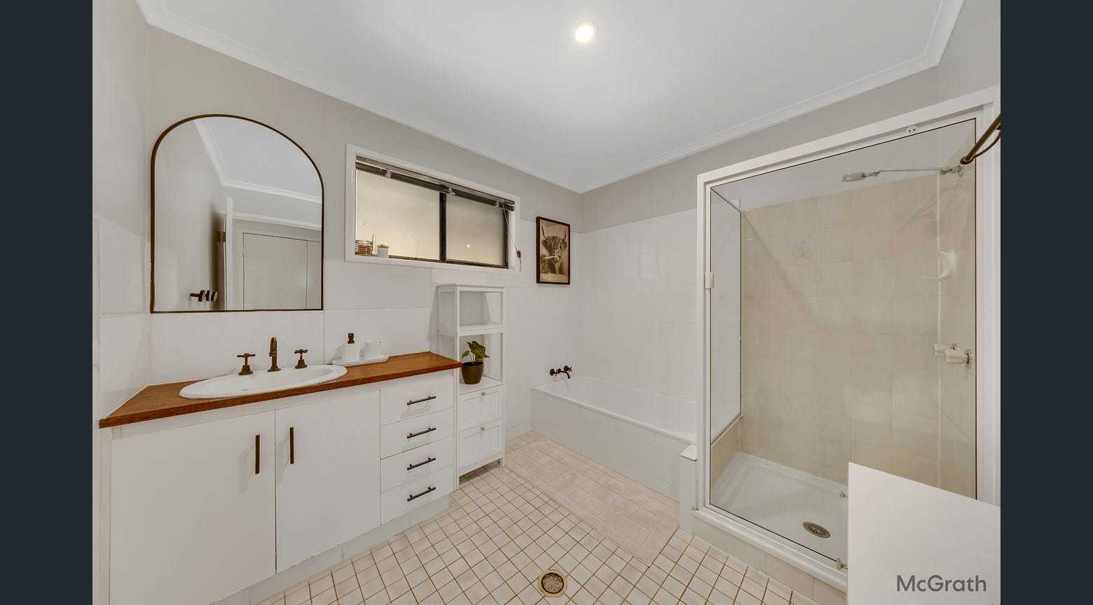 3 Eloise Court, Clinton  QLD  4680