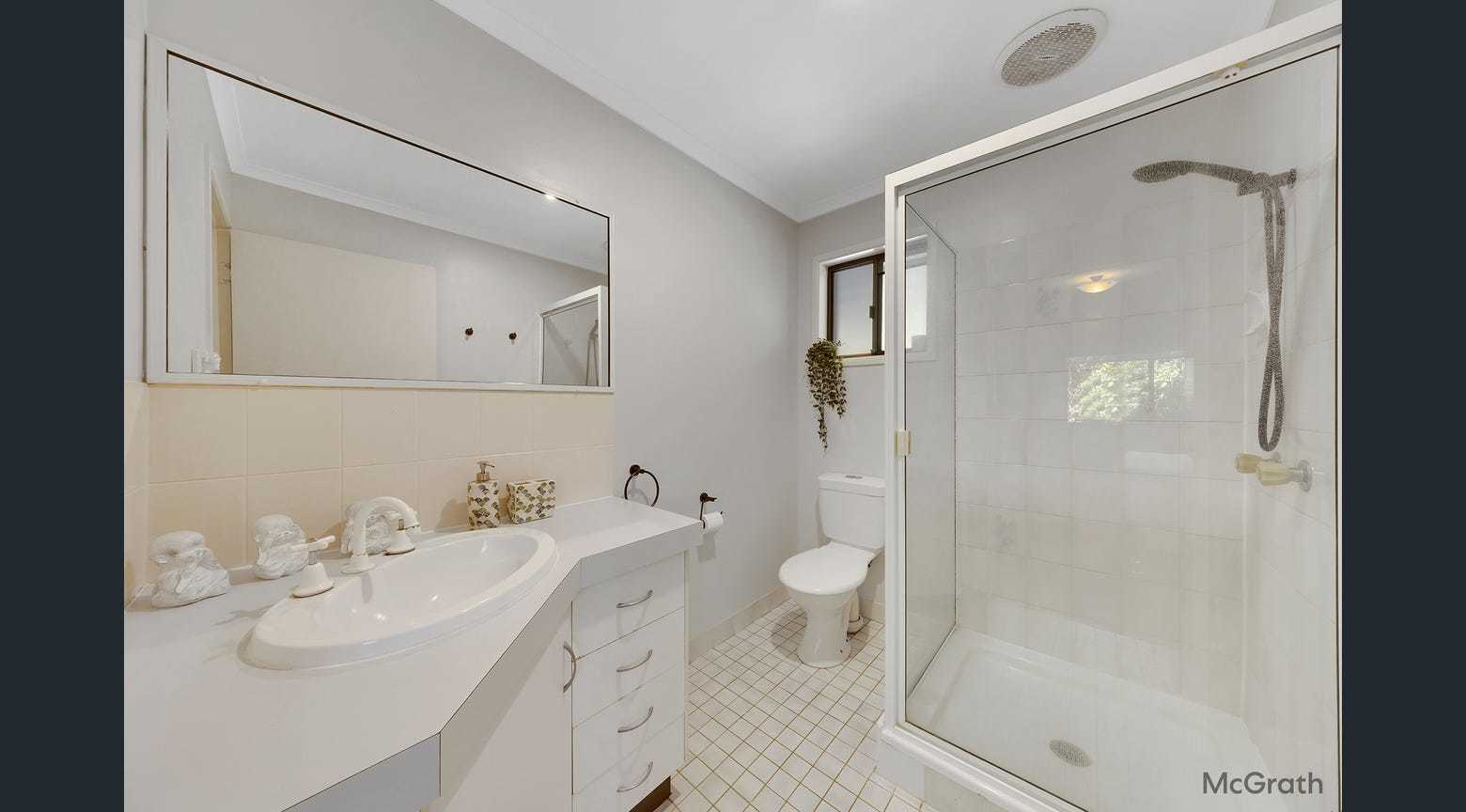3 Eloise Court, Clinton  QLD  4680