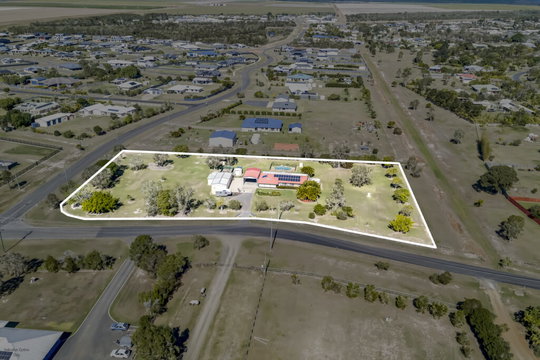 34 Polo Place, Branyan  QLD  4670