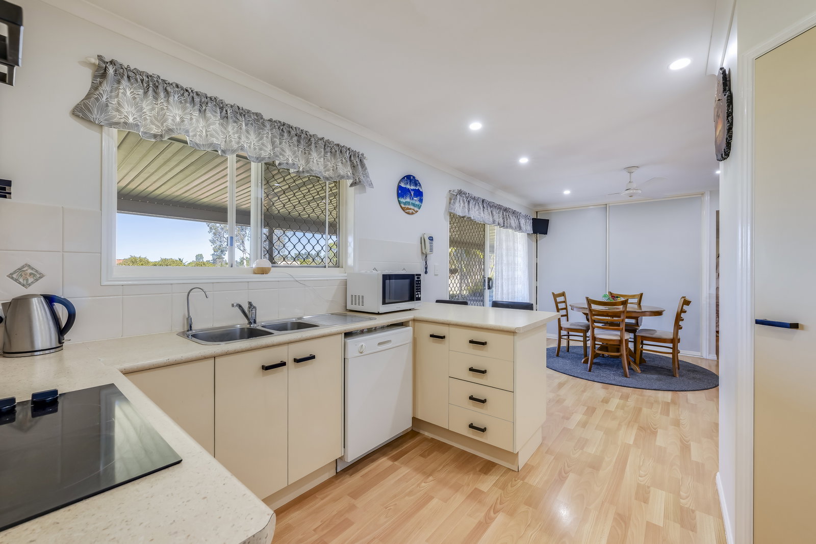 34 Polo Place, Branyan  QLD  4670