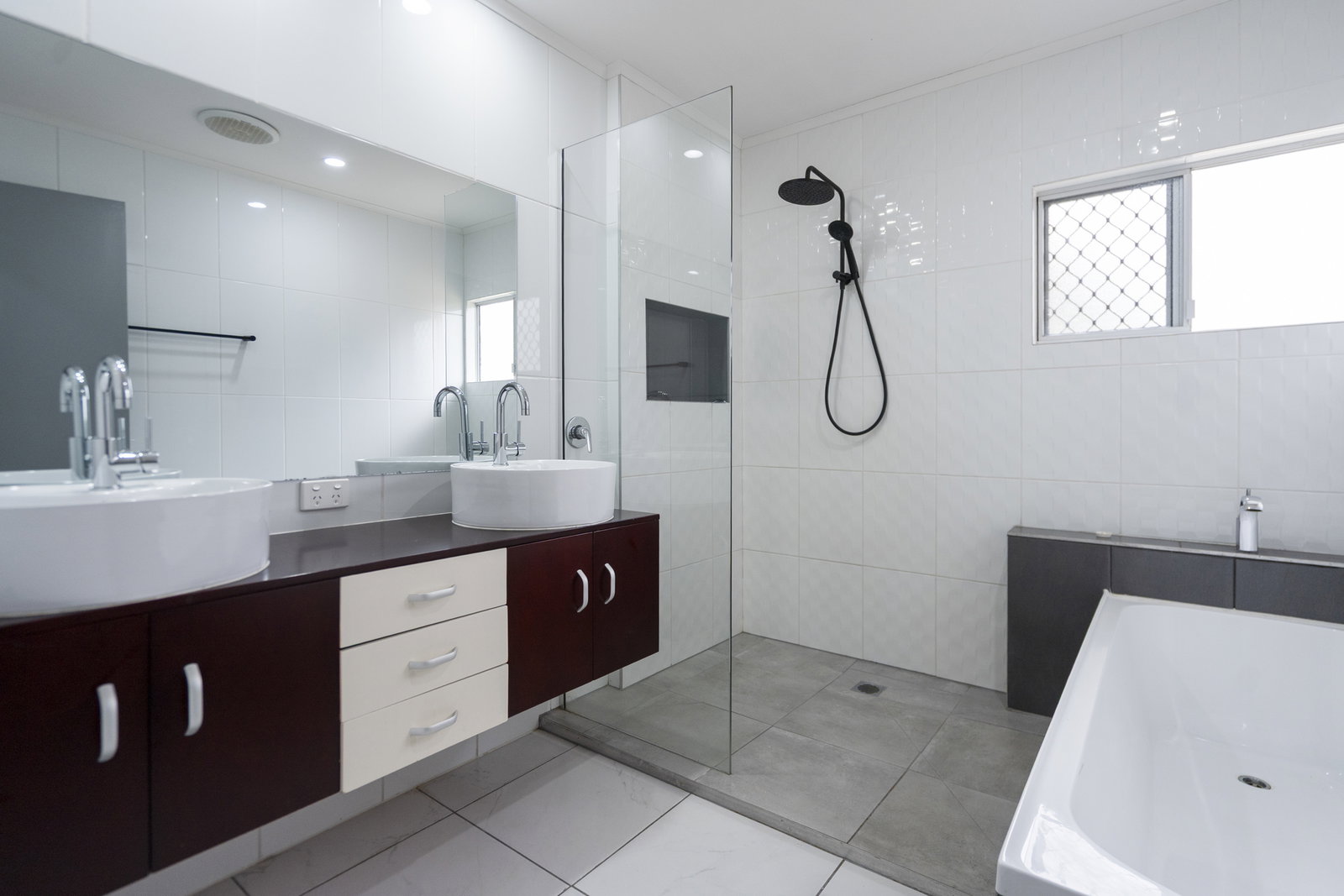 23 The Boulevarde, Avoca  QLD  4670