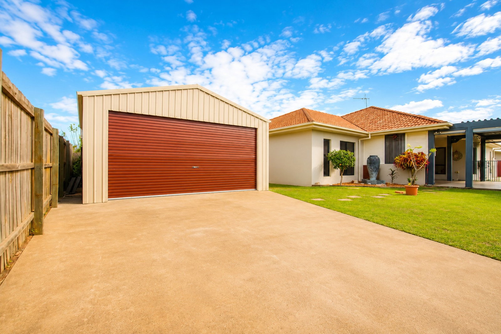 3 Chantilly Street, Bargara  QLD  4670