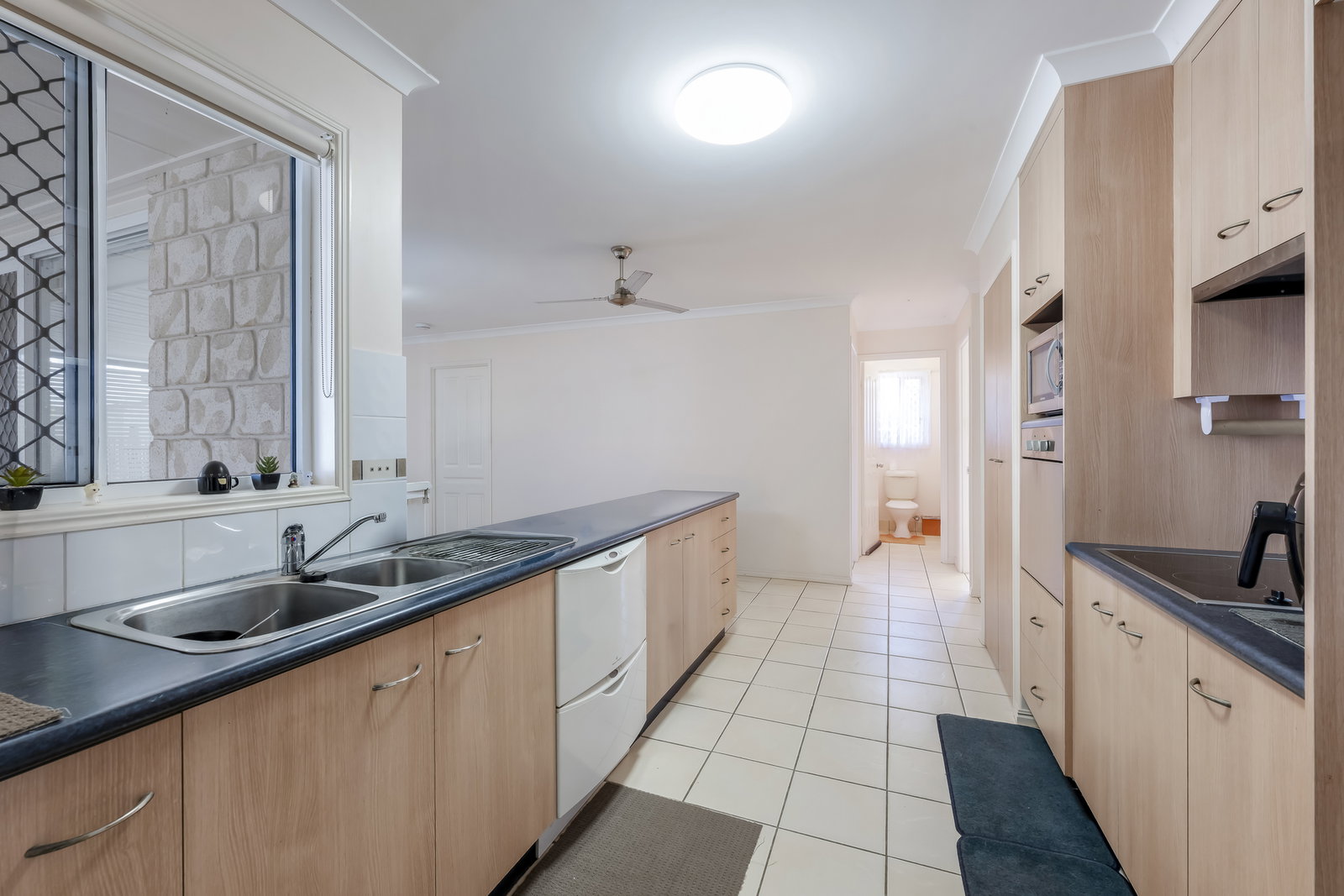 12 Clearview Avenue, Thabeban  QLD  4670