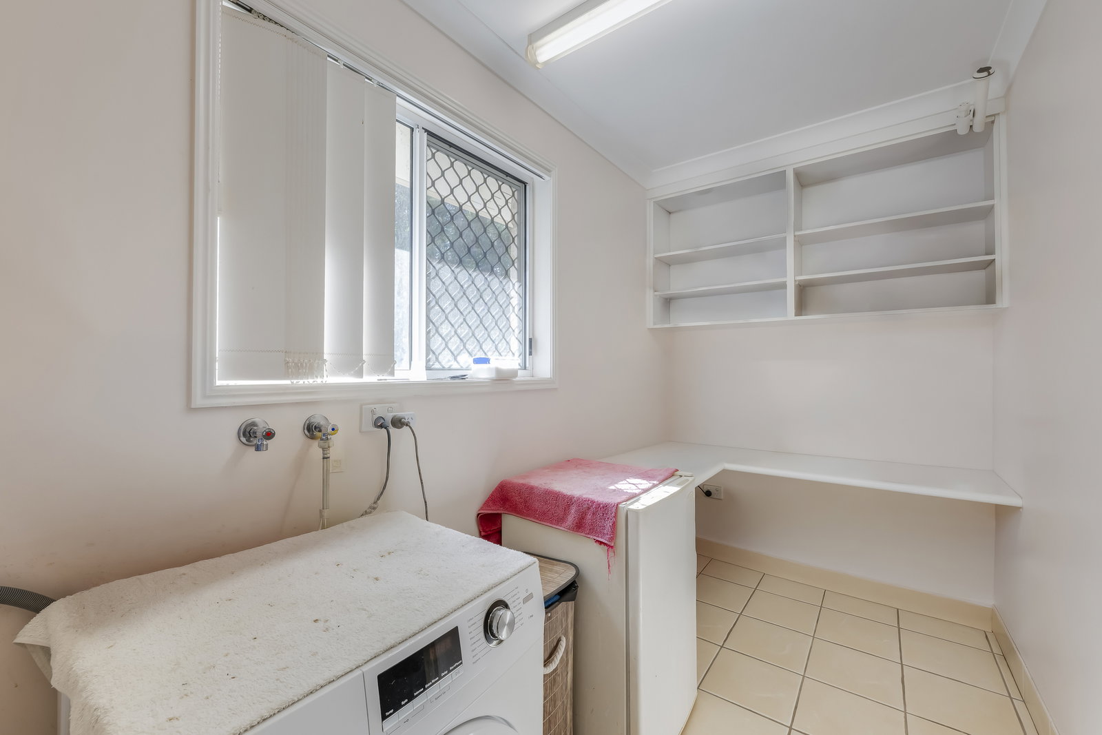 12 Clearview Avenue, Thabeban  QLD  4670