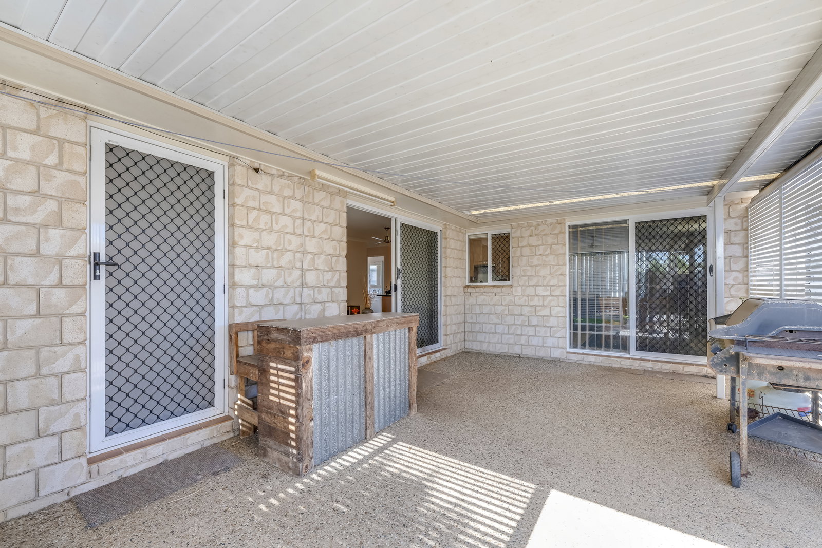 12 Clearview Avenue, Thabeban  QLD  4670