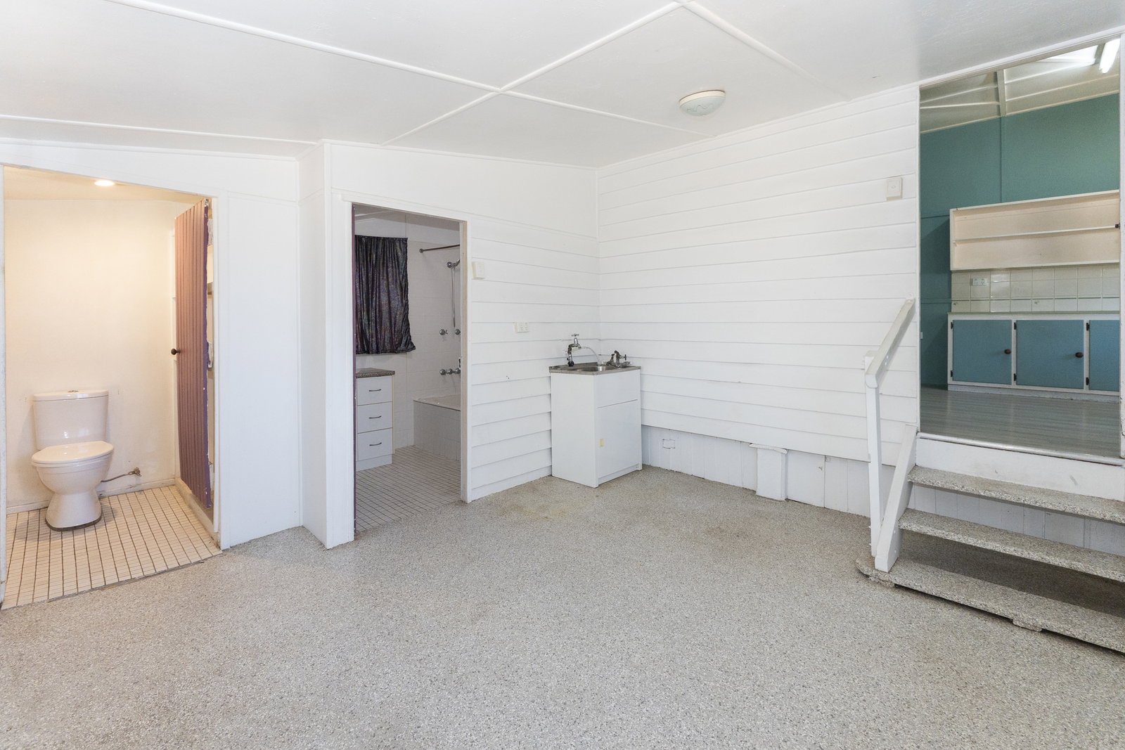 44 Hurst Street, Walkervale  QLD  4670