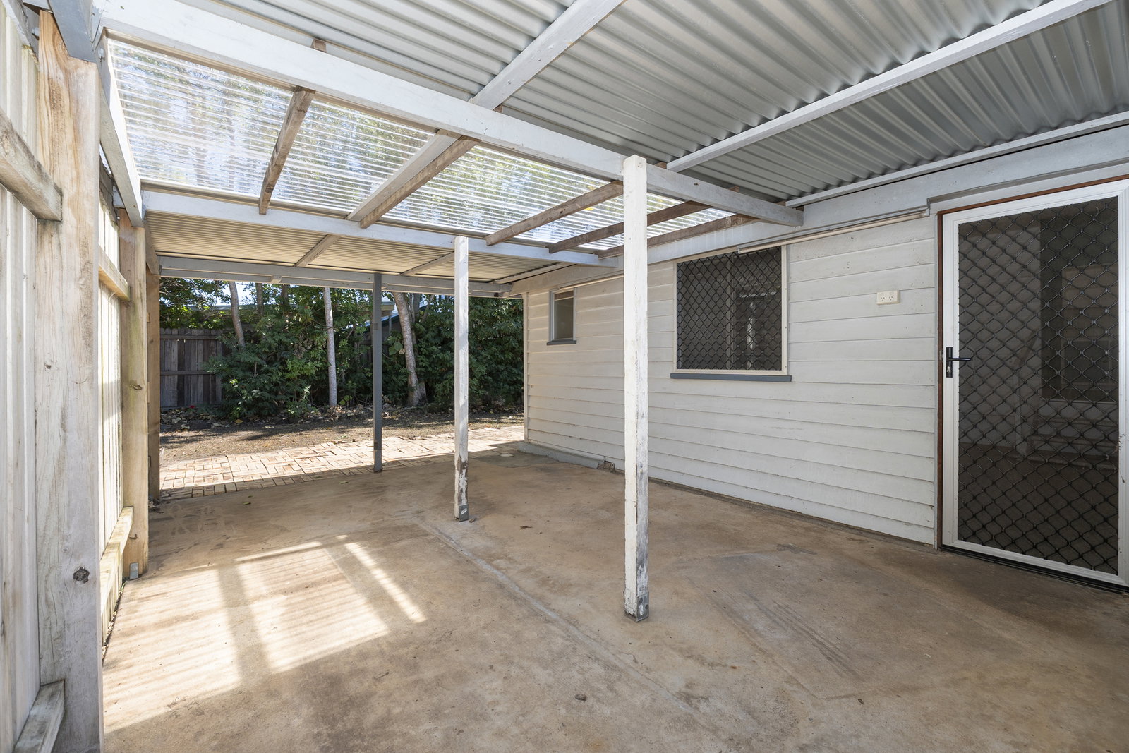44 Hurst Street, Walkervale  QLD  4670