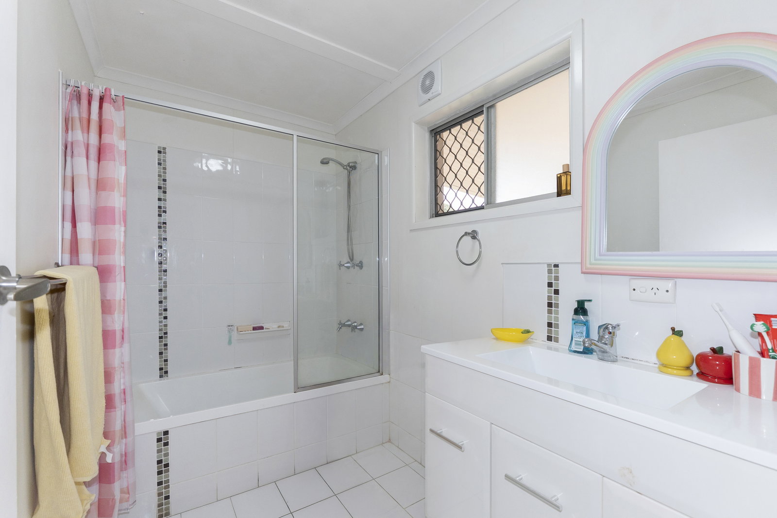 2/78 Avenell Street, Avenell Heights  QLD  4670