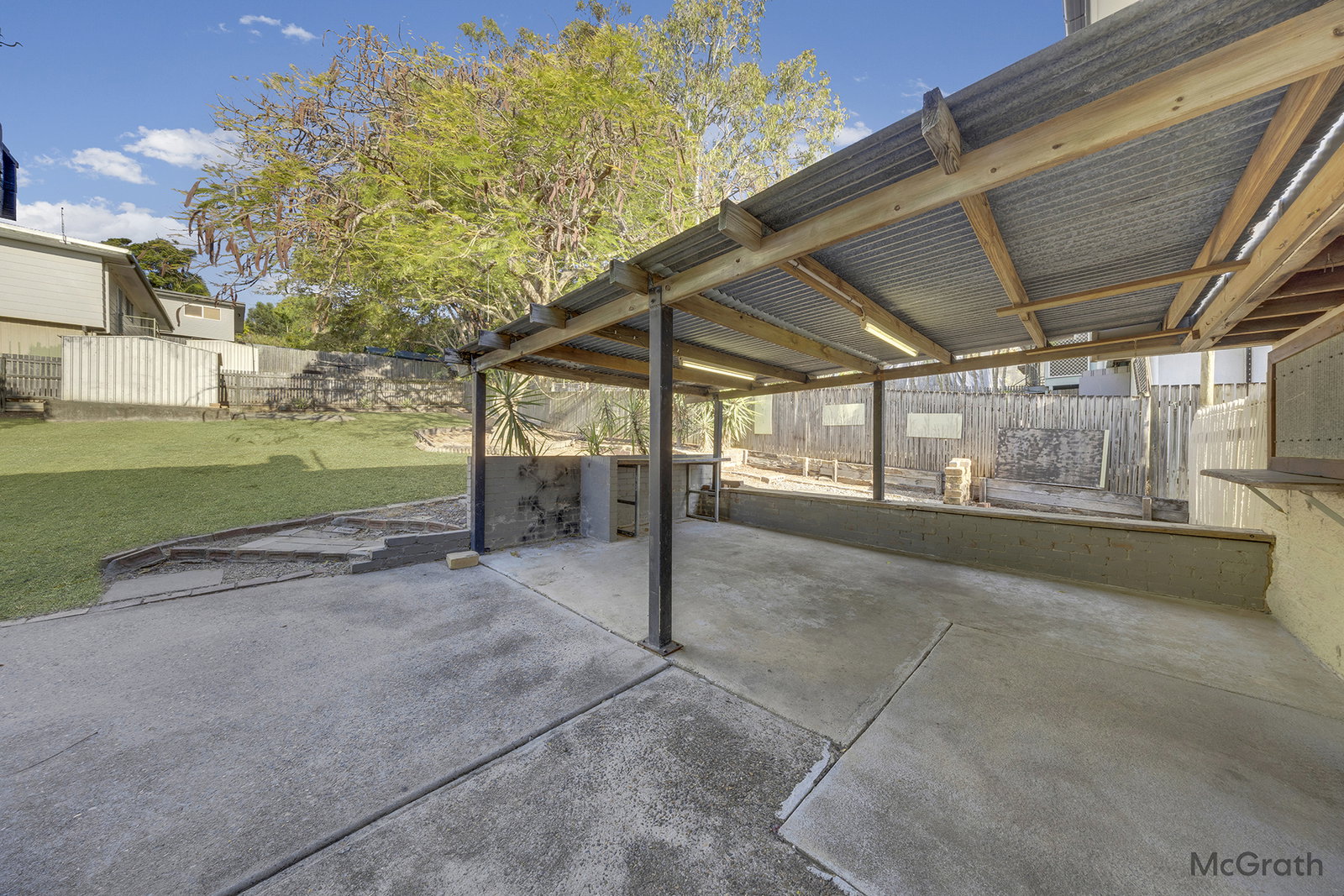 8 Geraldine Street, West Gladstone  QLD  4680
