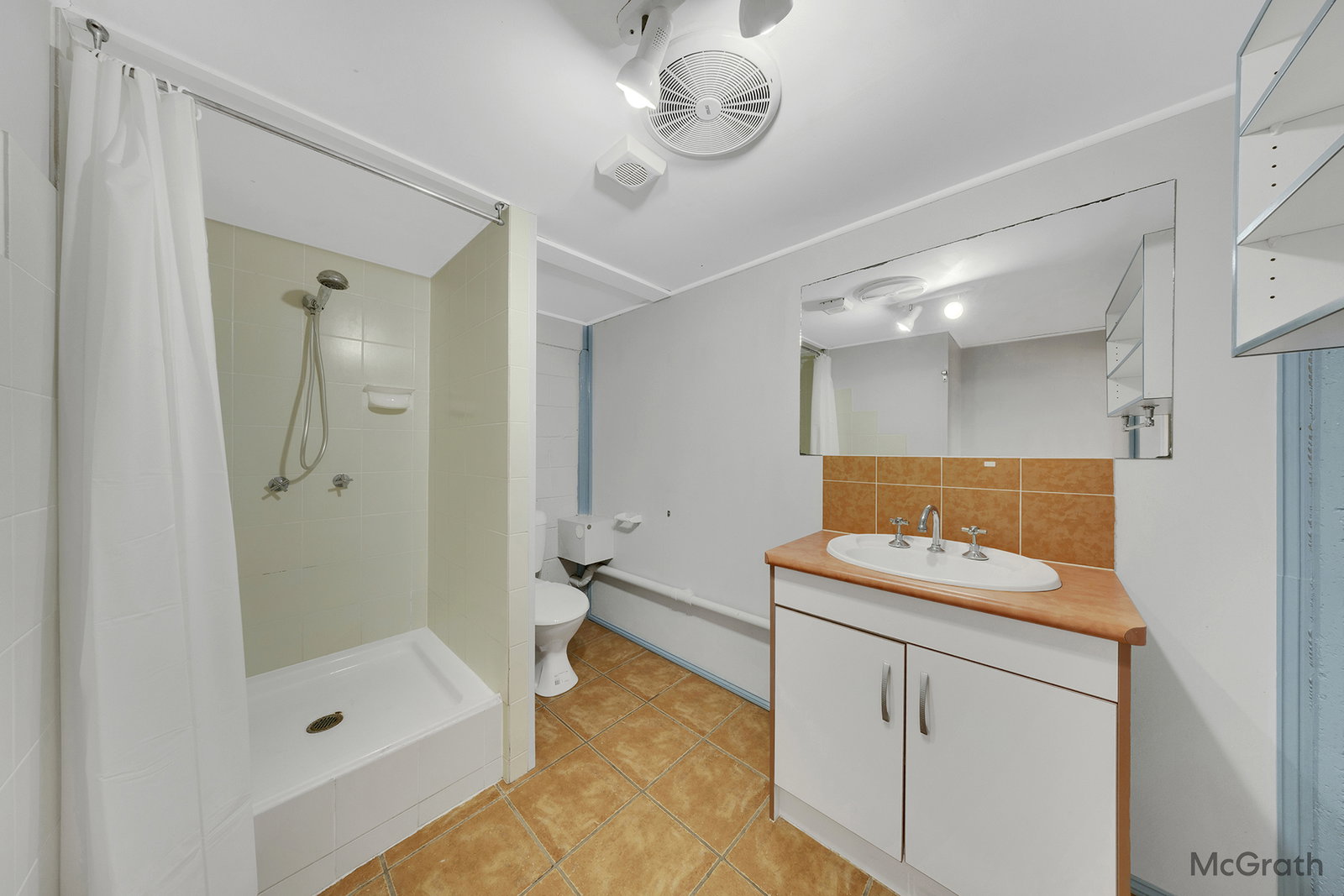8 Geraldine Street, West Gladstone  QLD  4680