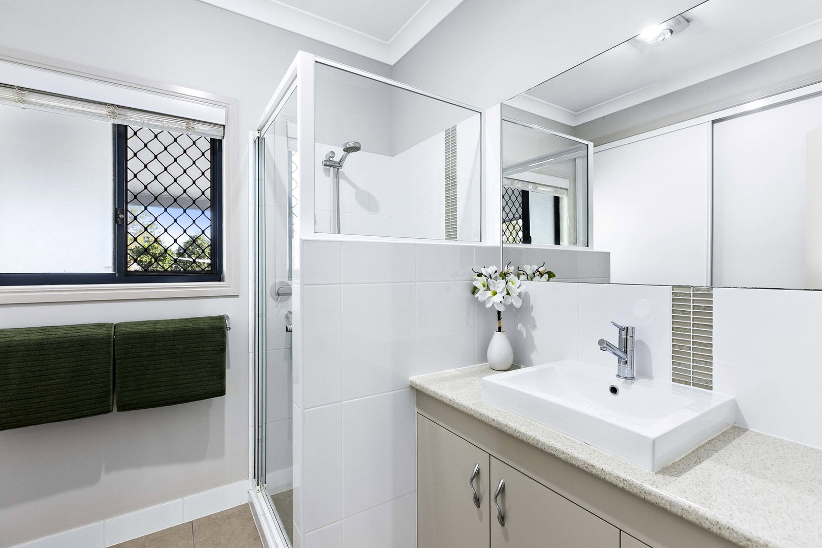 2 Niclintel Place, Oakhurst  QLD  4650