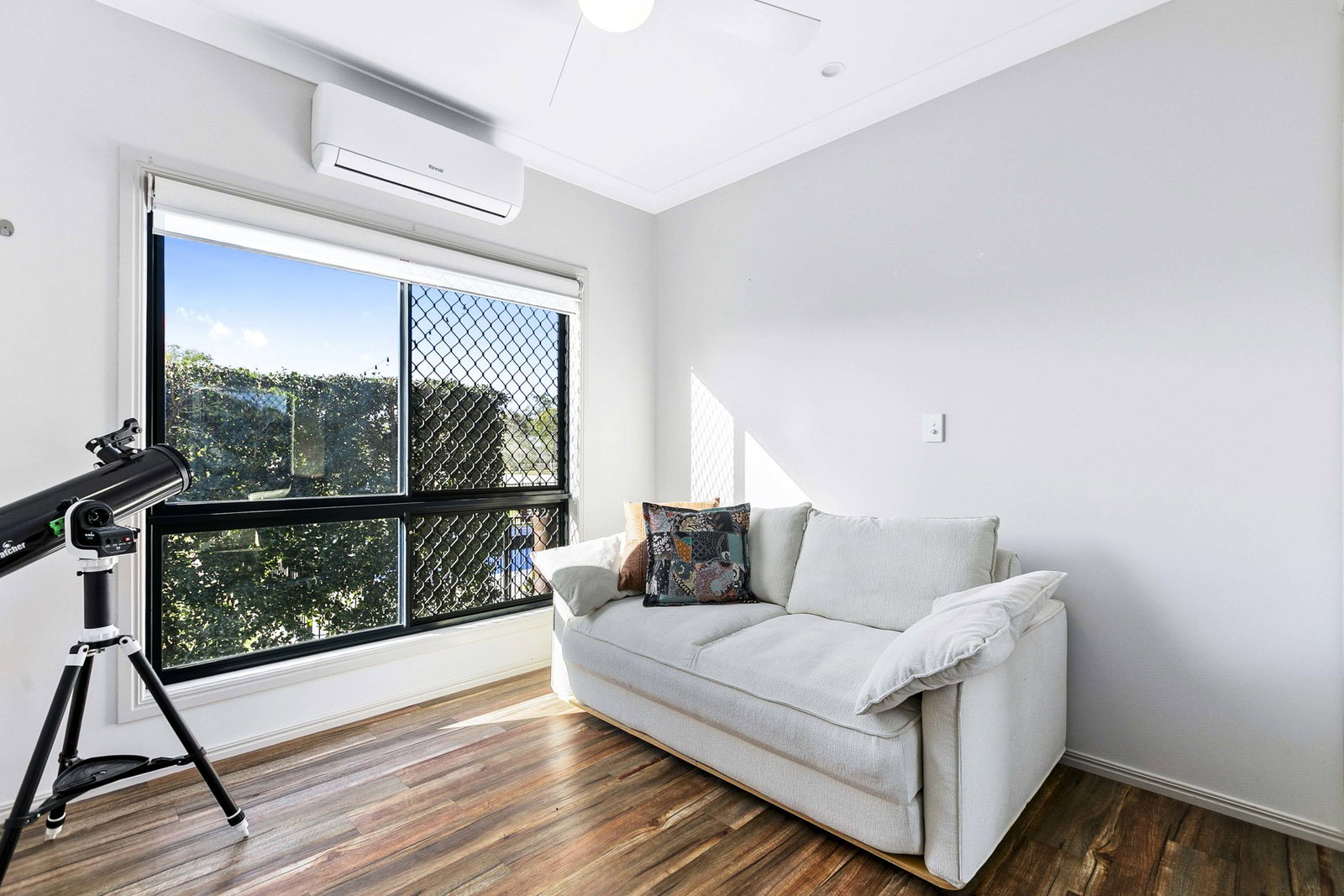 2 Niclintel Place, Oakhurst  QLD  4650