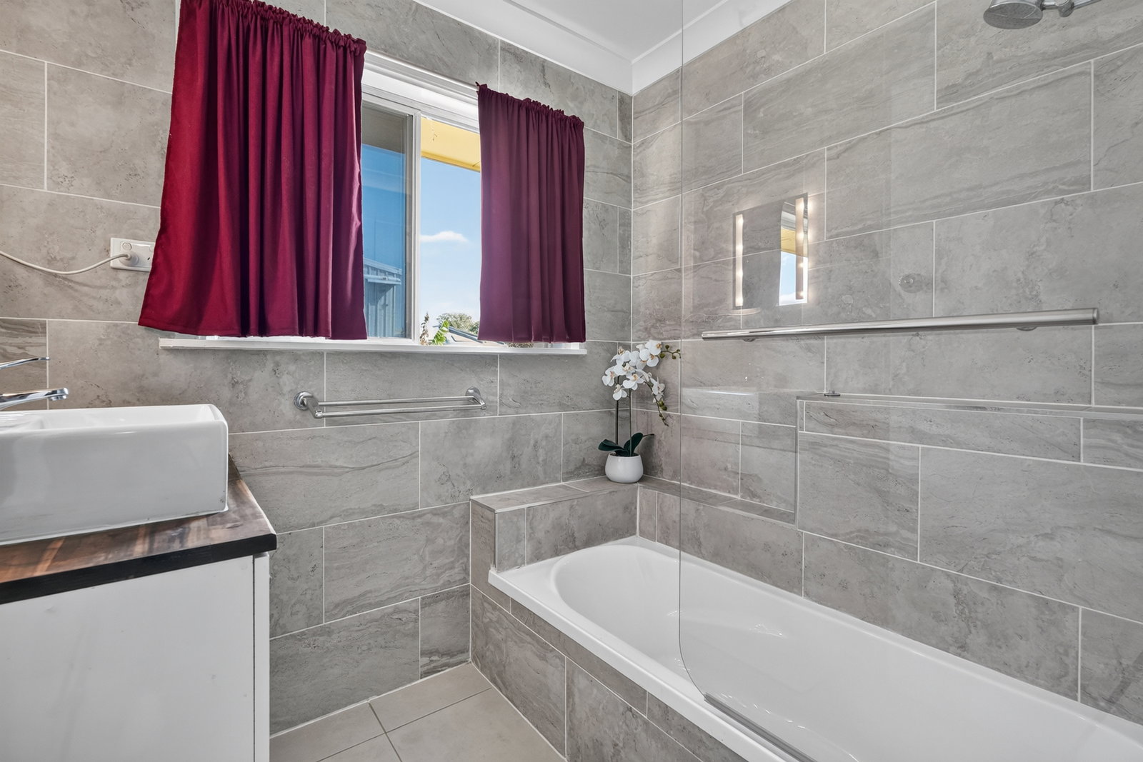 1064 Maryborough Biggenden Road, Oakhurst  QLD  4650