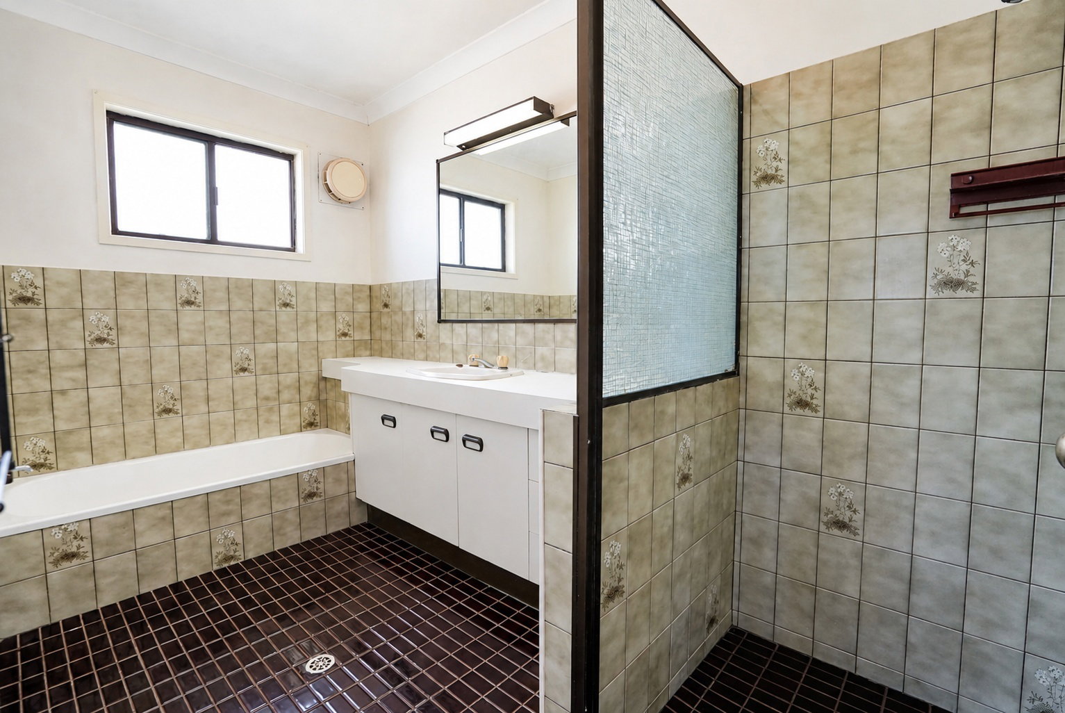 5 Kevins Place, Thabeban  QLD  4670