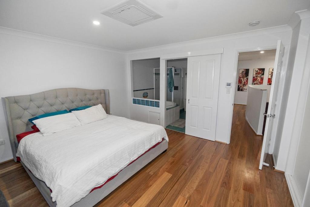 35/1 Pebble Beach, Coral Cove  QLD  4670