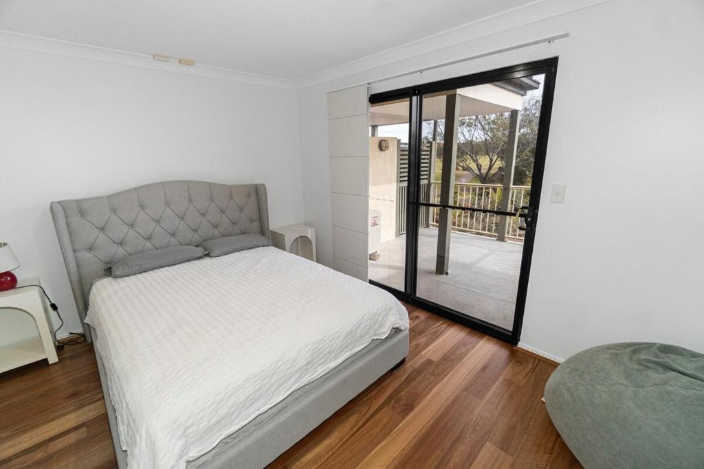 35/1 Pebble Beach, Coral Cove  QLD  4670