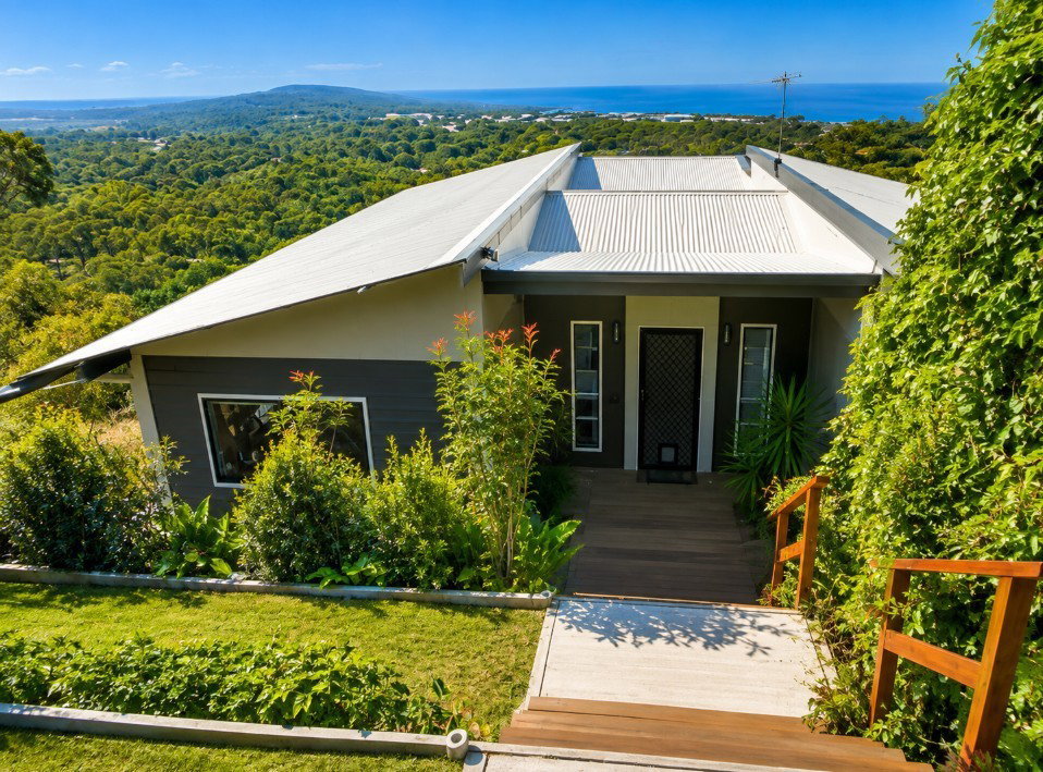 10 The Crescent, Agnes Water  QLD  4677