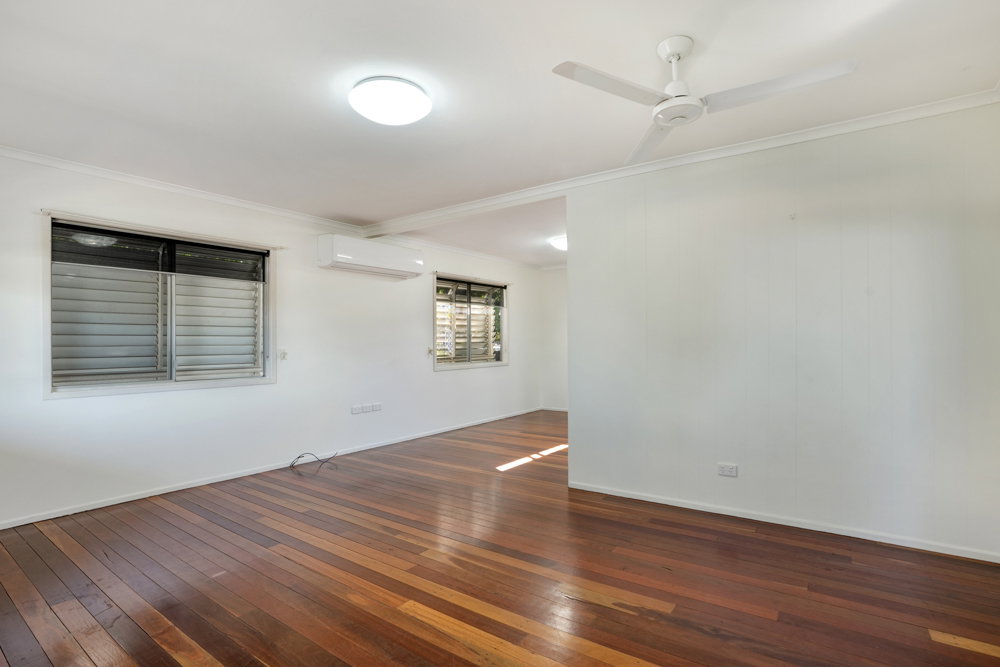 230 Sun Valley Road, Kin Kora  QLD  4680