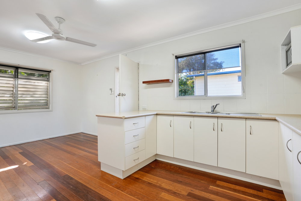 230 Sun Valley Road, Kin Kora  QLD  4680