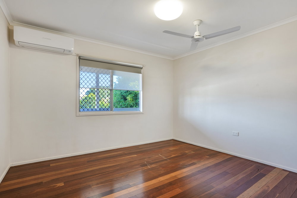 230 Sun Valley Road, Kin Kora  QLD  4680