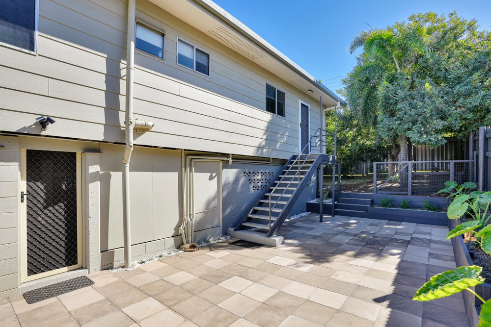 230 Sun Valley Road, Kin Kora  QLD  4680