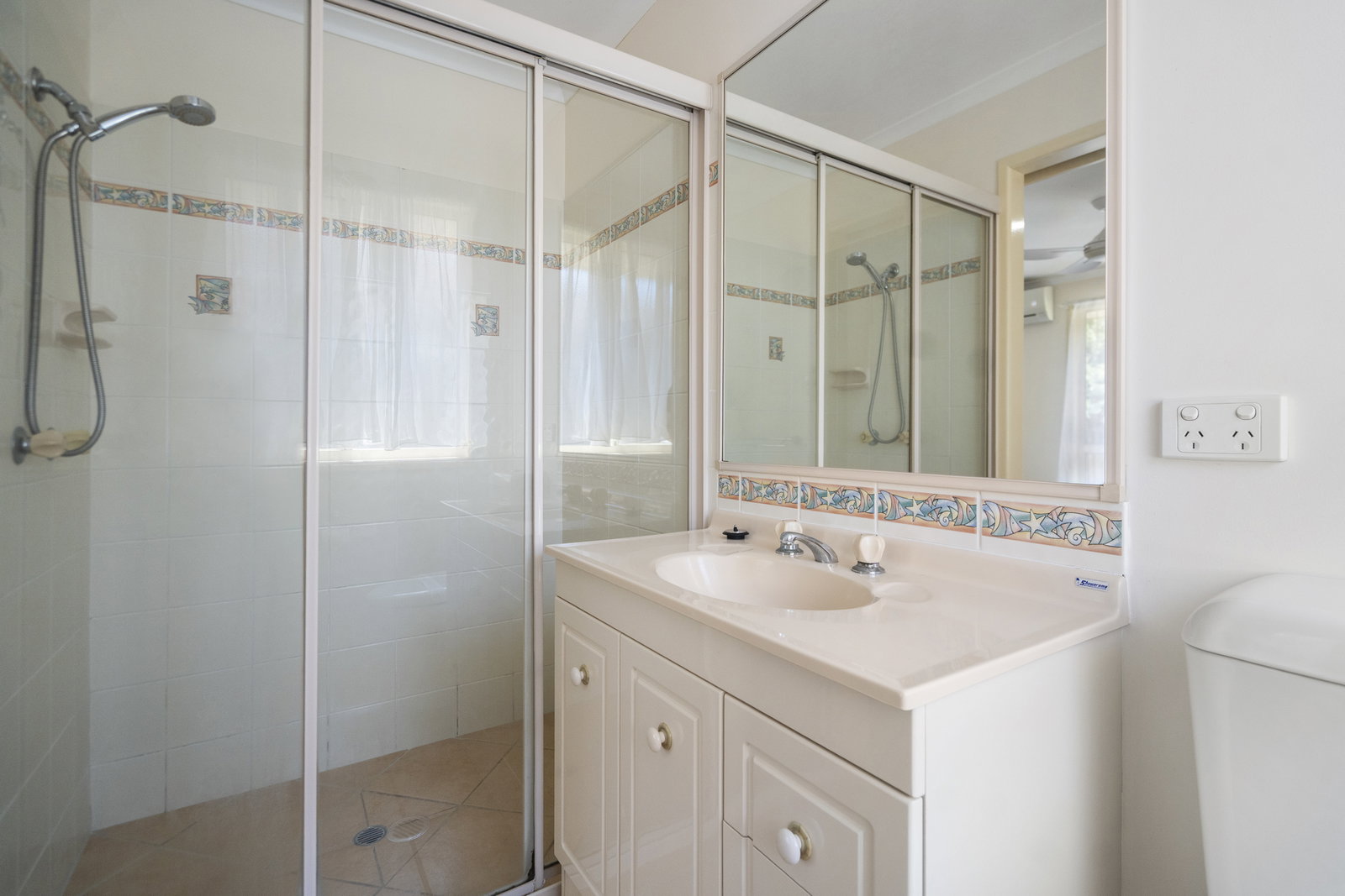 11 Landsborough Street, Bargara  QLD  4670