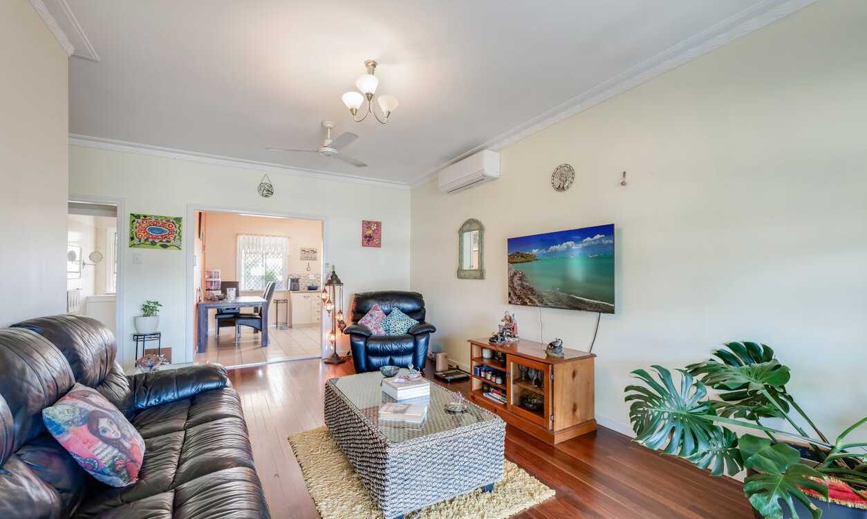 17 Lloyd Street, Walkervale  QLD  4670