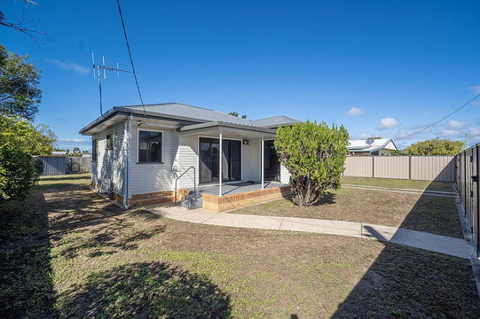 5 Glasgow Street, Svensson Heights  QLD  4670