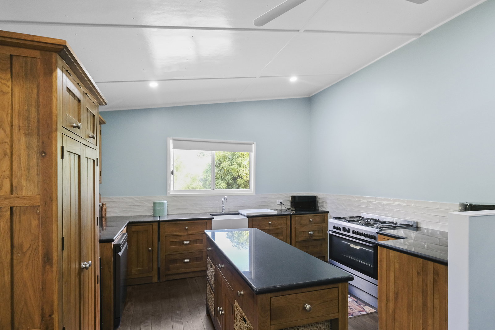 5 English Street, Gin Gin  QLD  4671