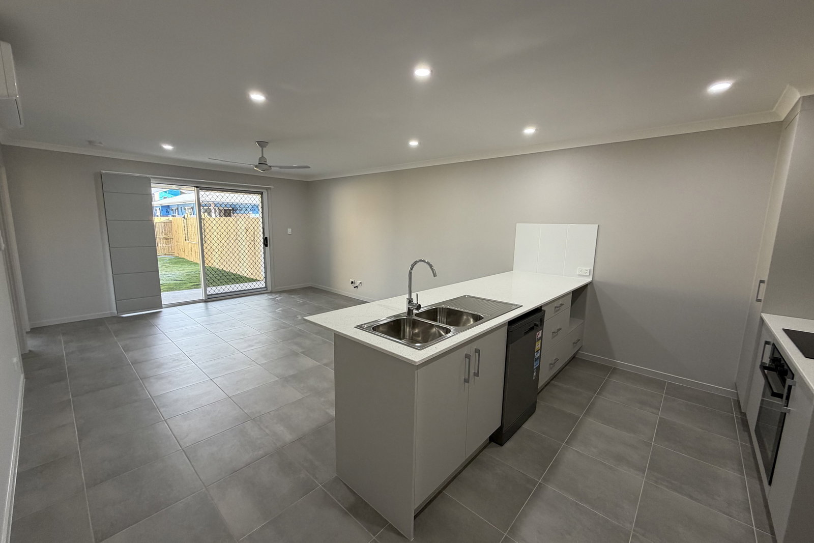 1/21 Fitzroy Avenue, Clinton  QLD  4680