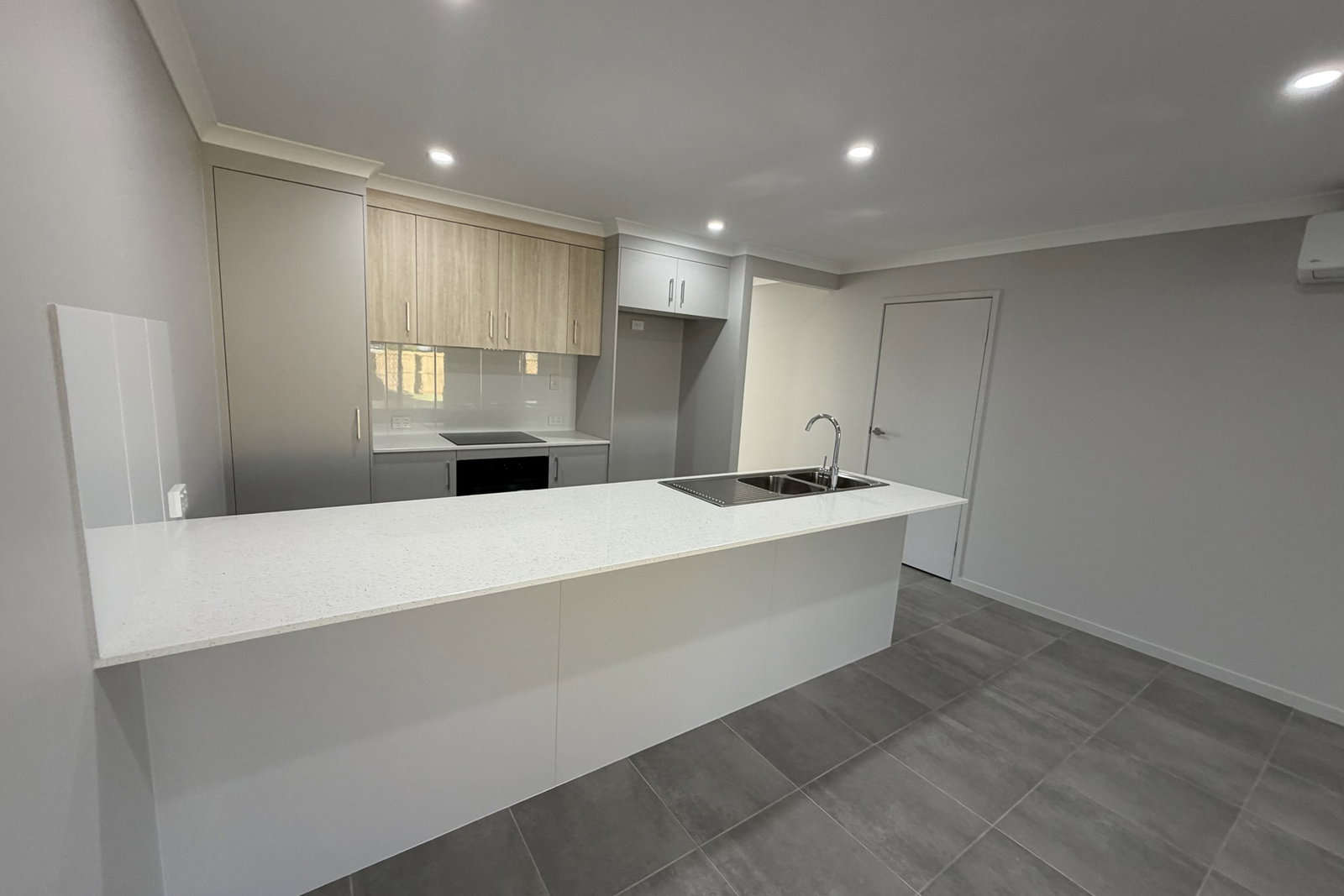 1/21 Fitzroy Avenue, Clinton  QLD  4680