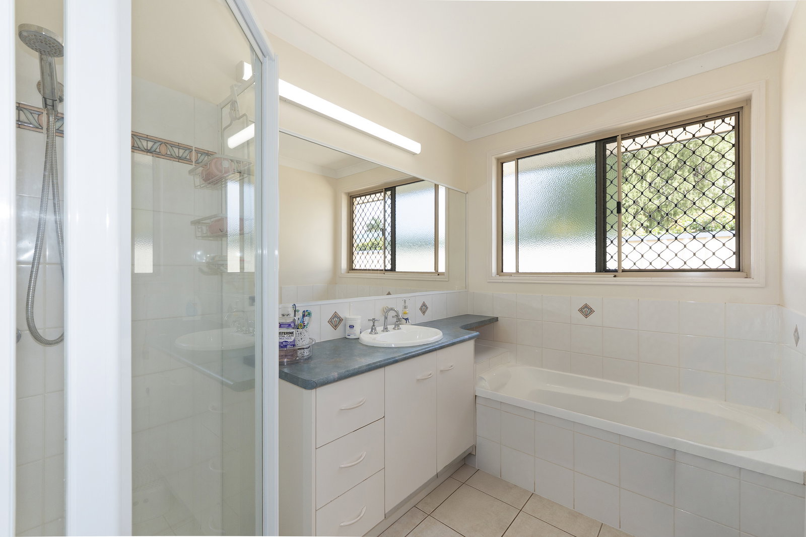 4 Heaps Street, Avenell Heights  QLD  4670