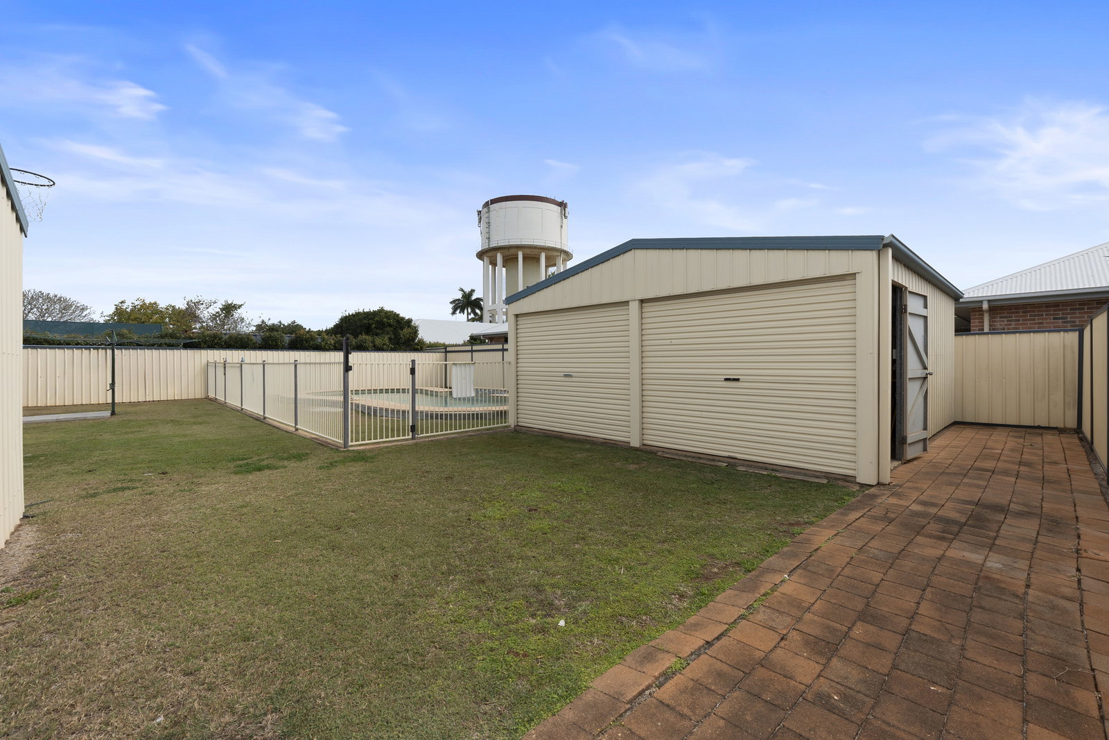 4 Heaps Street, Avenell Heights  QLD  4670