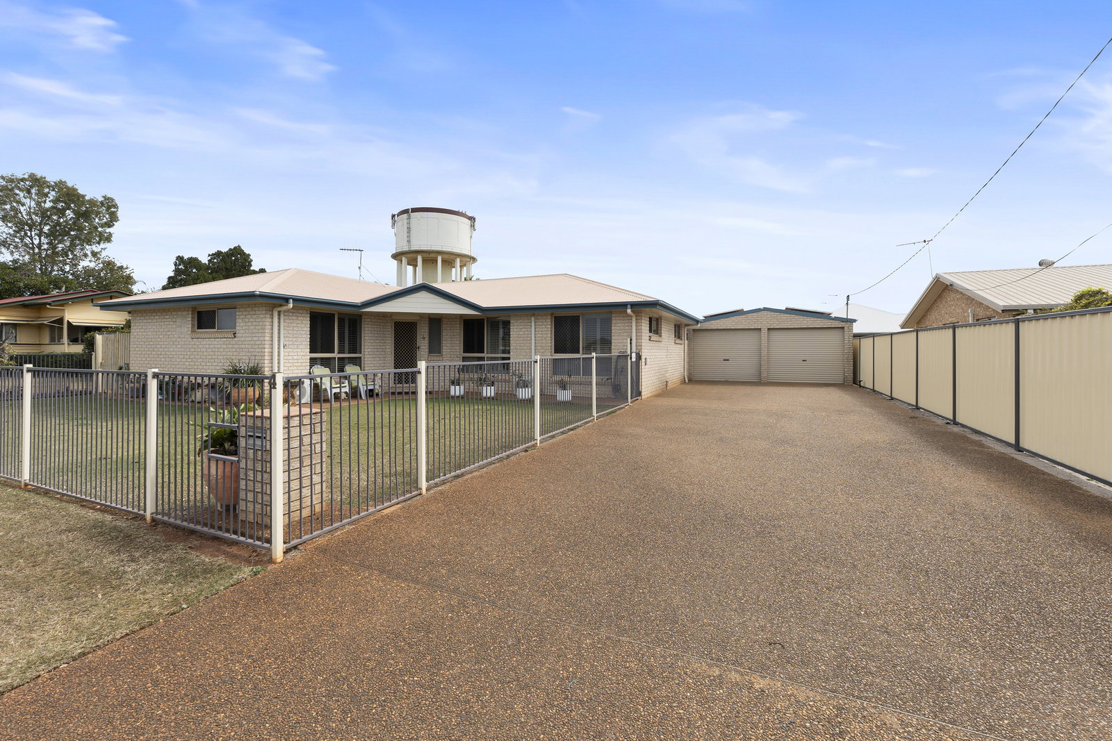 4 Heaps Street, Avenell Heights  QLD  4670